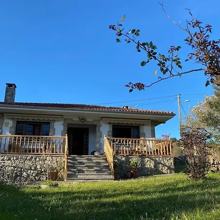 Picos - Con Jardin 度假居 Bricia