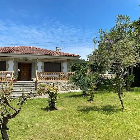 Picos - Con Jardin بيت للعطل