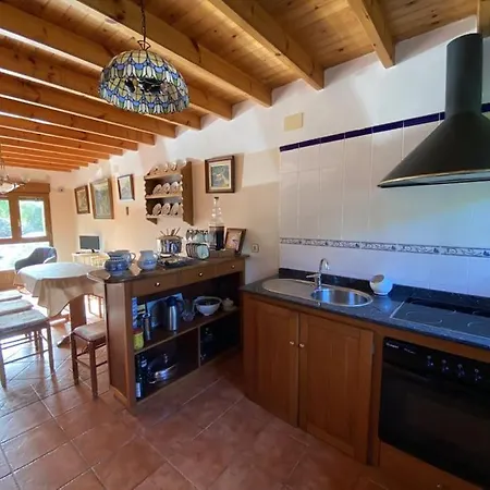Picos - Con Jardin بيت للعطل