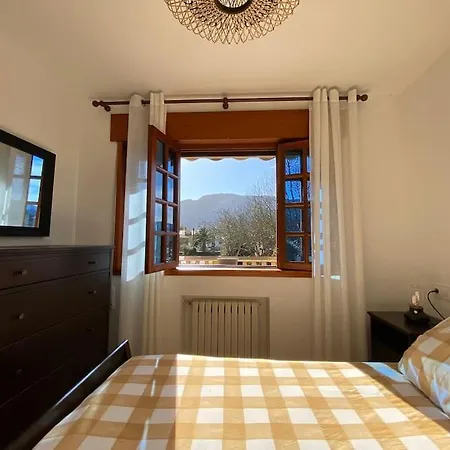 Picos - Con Jardin Holiday home *